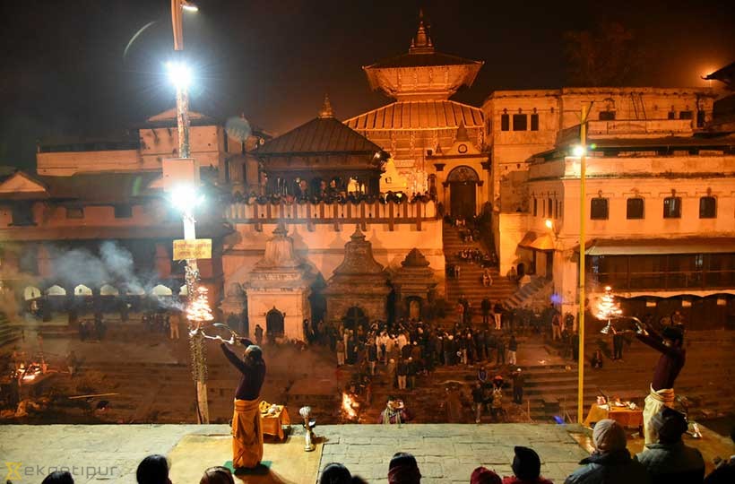 Evening Aarati in Pashupatinath (Photo feature)