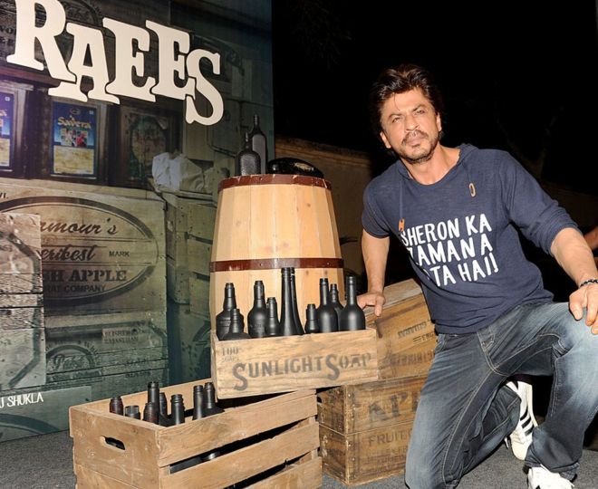 Pakistan bans Shah Rukh Khan film Raees