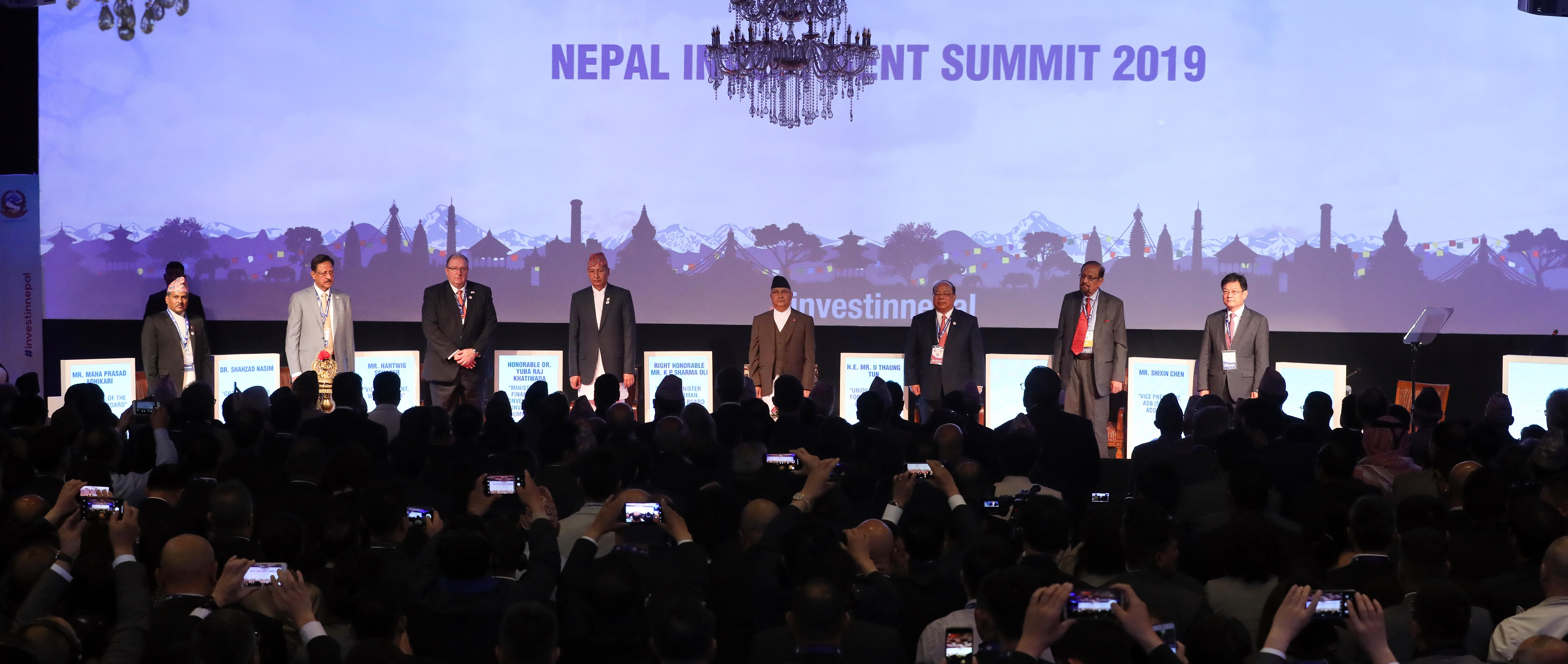 At the Investment Summit, government showcases the country’s mega