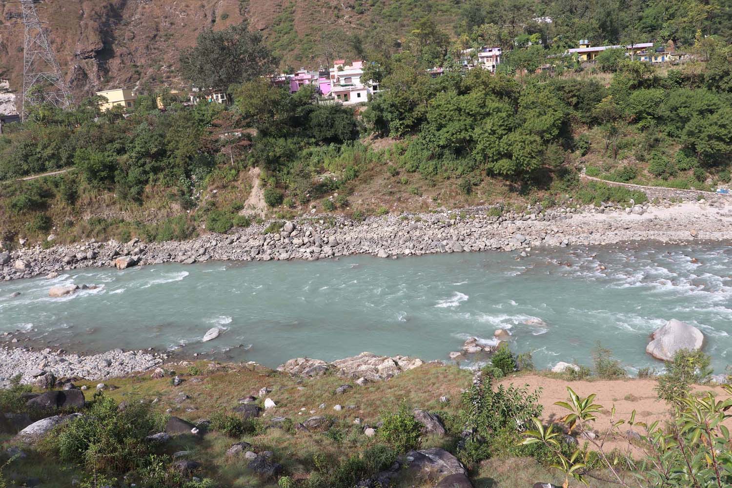 Uncertainty in the construction of a bridge in Darchula