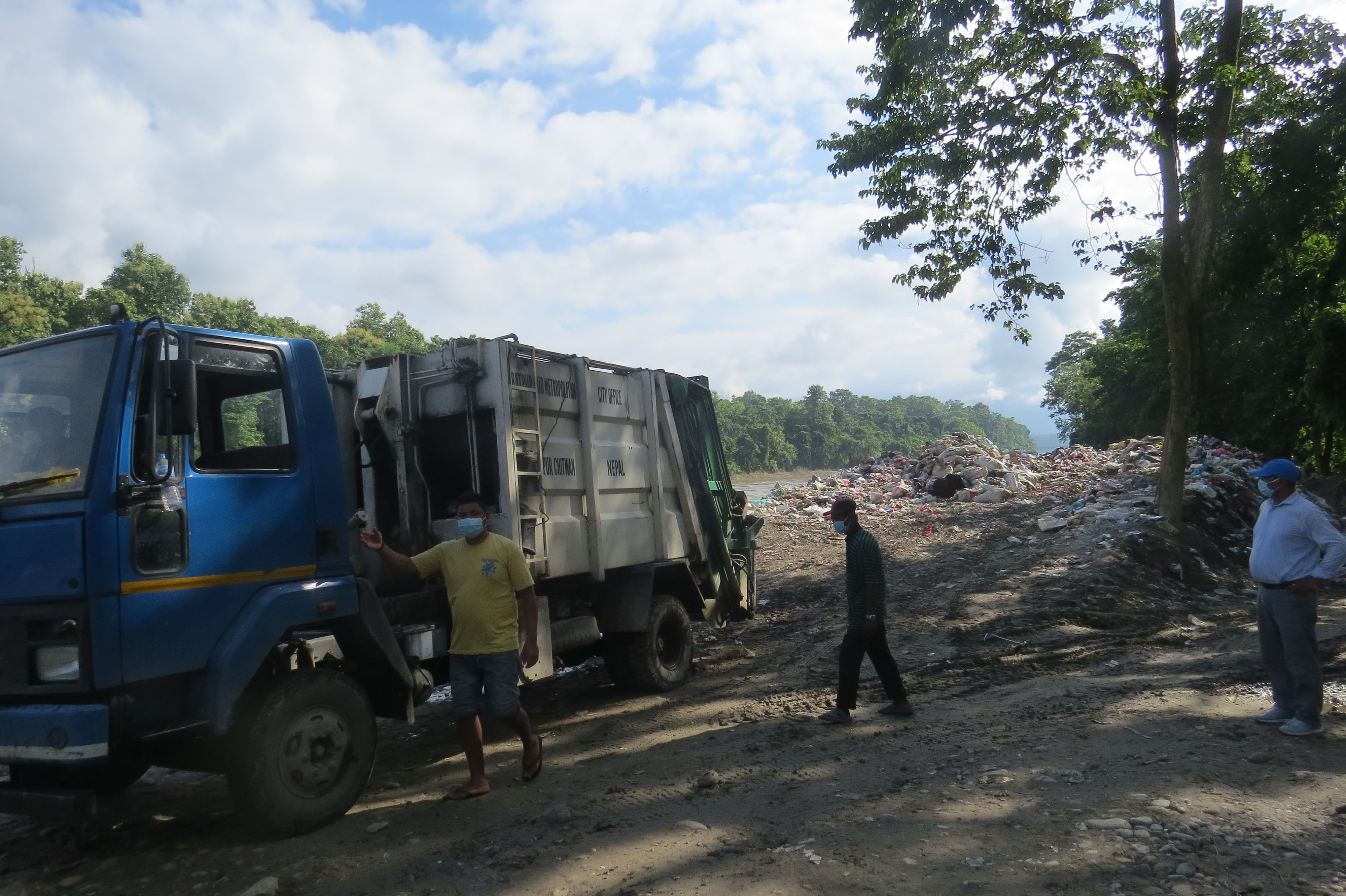 Bharatpur dumps waste in Narayani River banks despite having designated