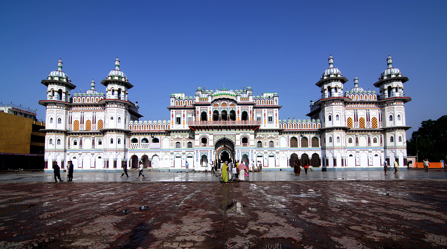 tourists-come-to-janakpur-in-droves-but-stay-only-for-a-day