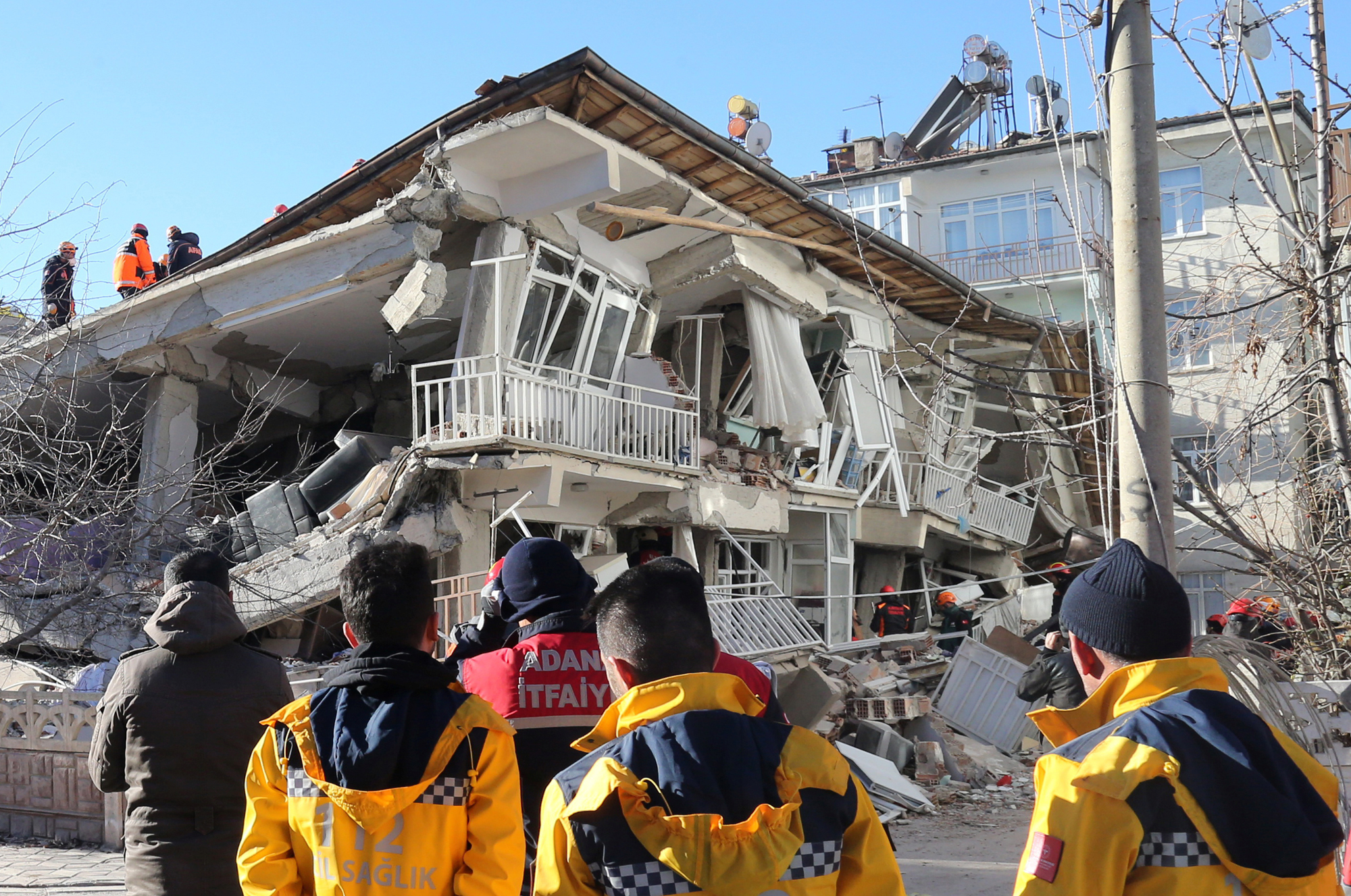 Землетрясение сегодня в мире где. Землетрясение в Турции Стамбул. Турция после землетрясения. Землетрясения в России.