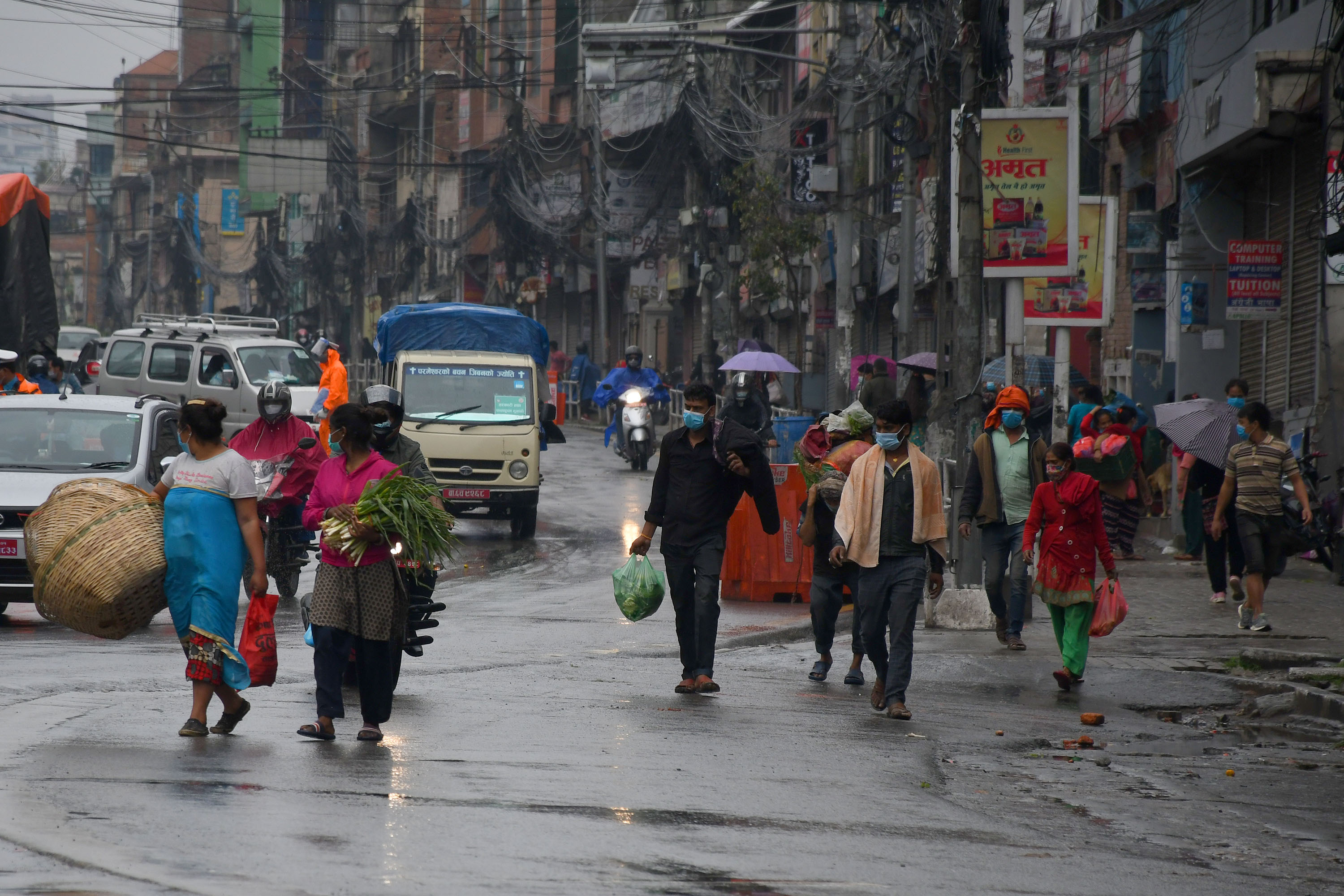 Decision to close groceries triggers panic buying