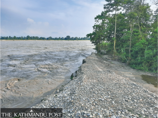 Embankment work halted due to shortage of stones