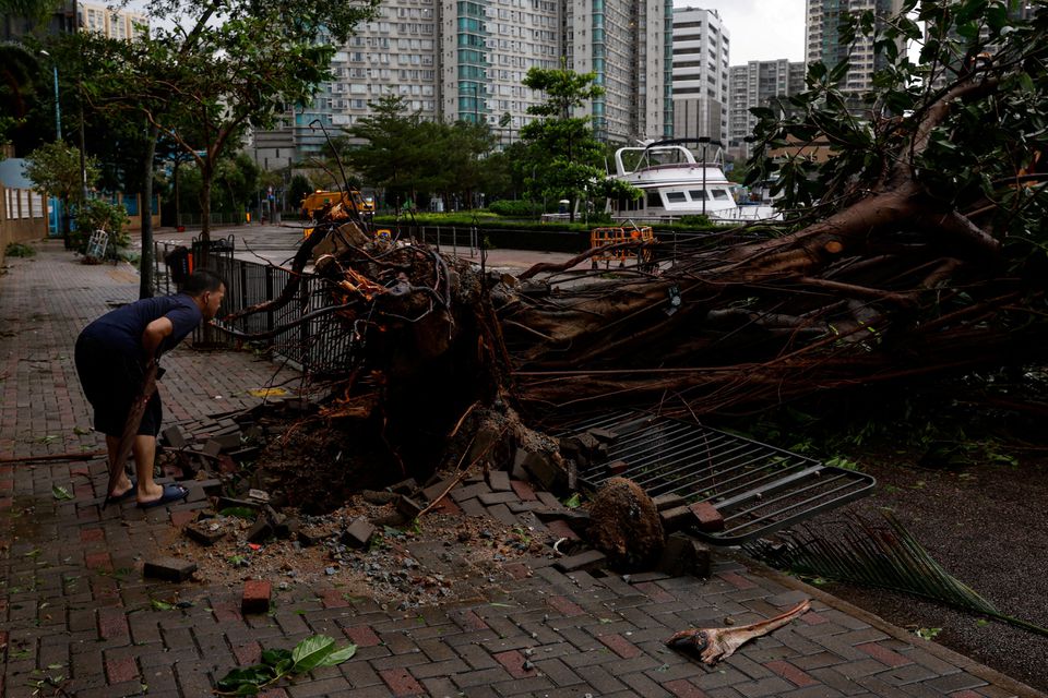 Typhoon Saola makes landfall in Guangdong after slamming Hong Kong, Macau