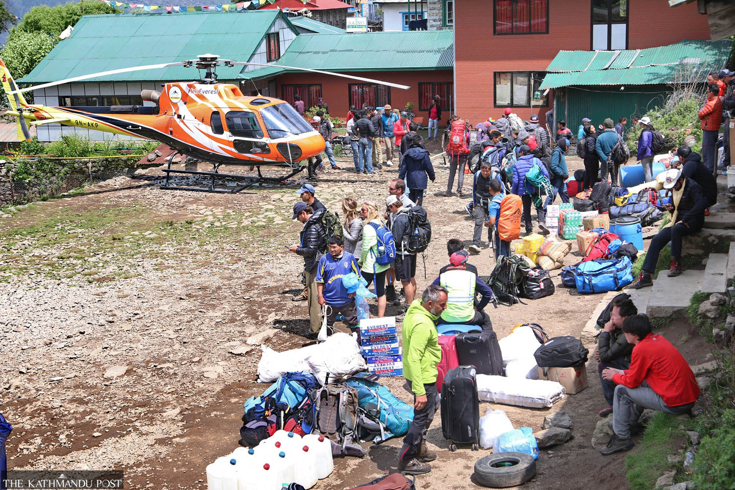 Everest helicopter flights face stronger headwind