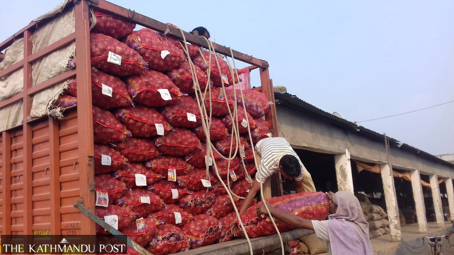 Onion smuggling thrives after Indian export ban