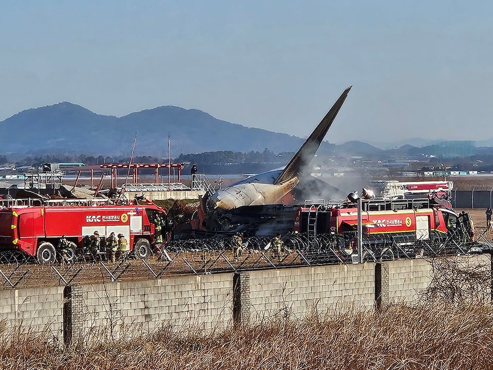 At least 124 dead after South Korean airliner crashes, explodes in fireball