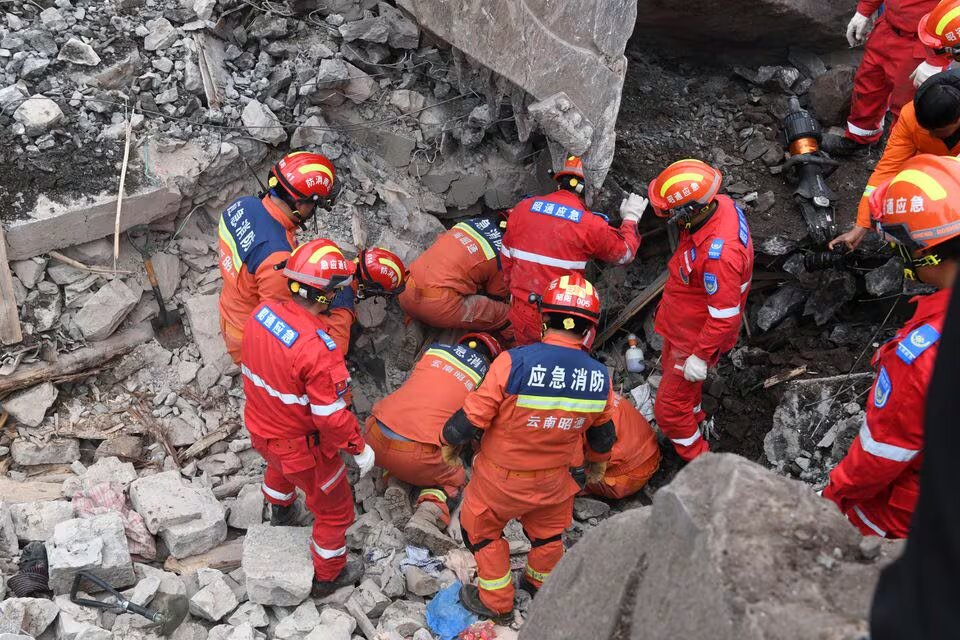 Death Toll In China Landslide Rises To 11, Rescuers Still Search For ...