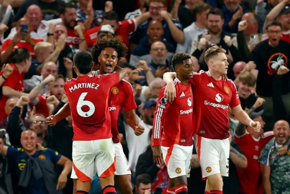 Zirkzee’s late debut goal gives Man United win over Fulham