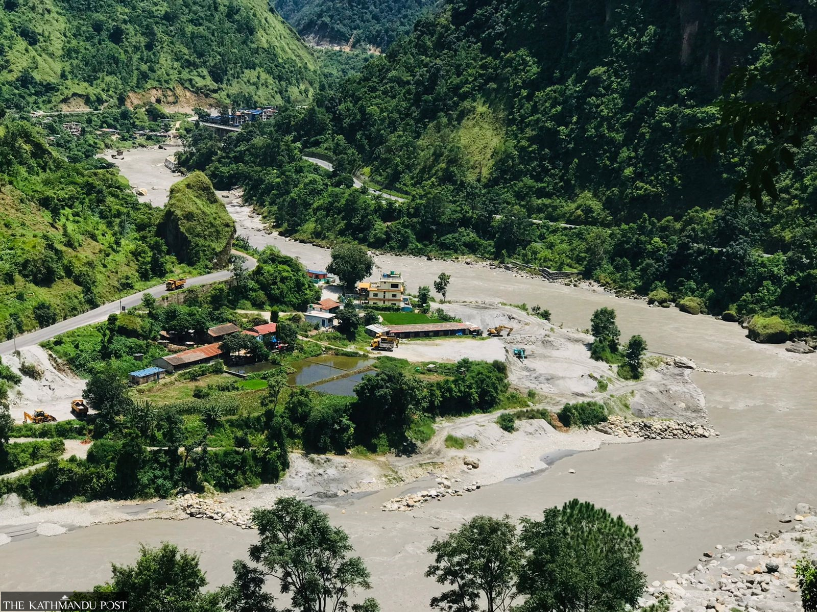 Illegal mining goes on in Kaligandaki river under cover of darkness—right under authorities’ noses