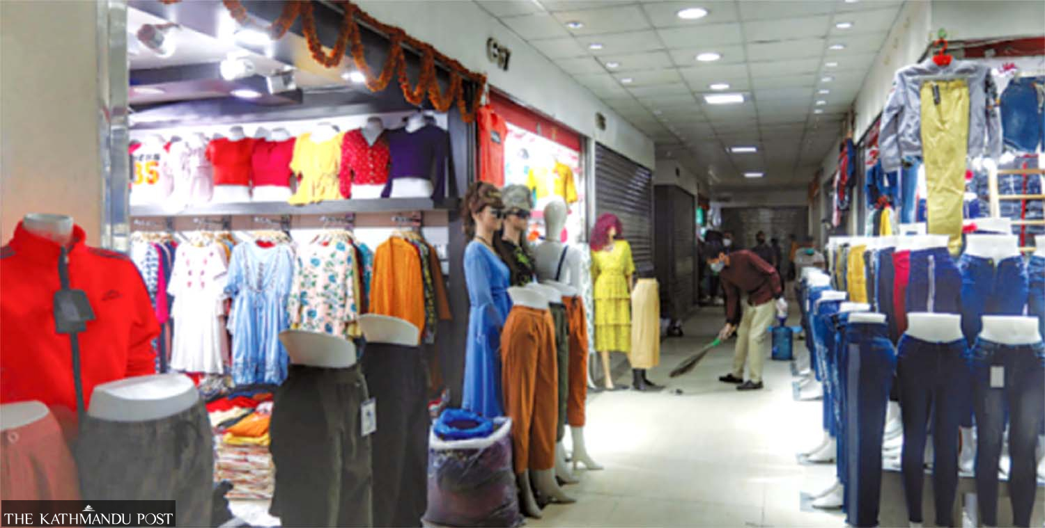 Stronger dollar, customs duty push up prices of summer apparel and accessories