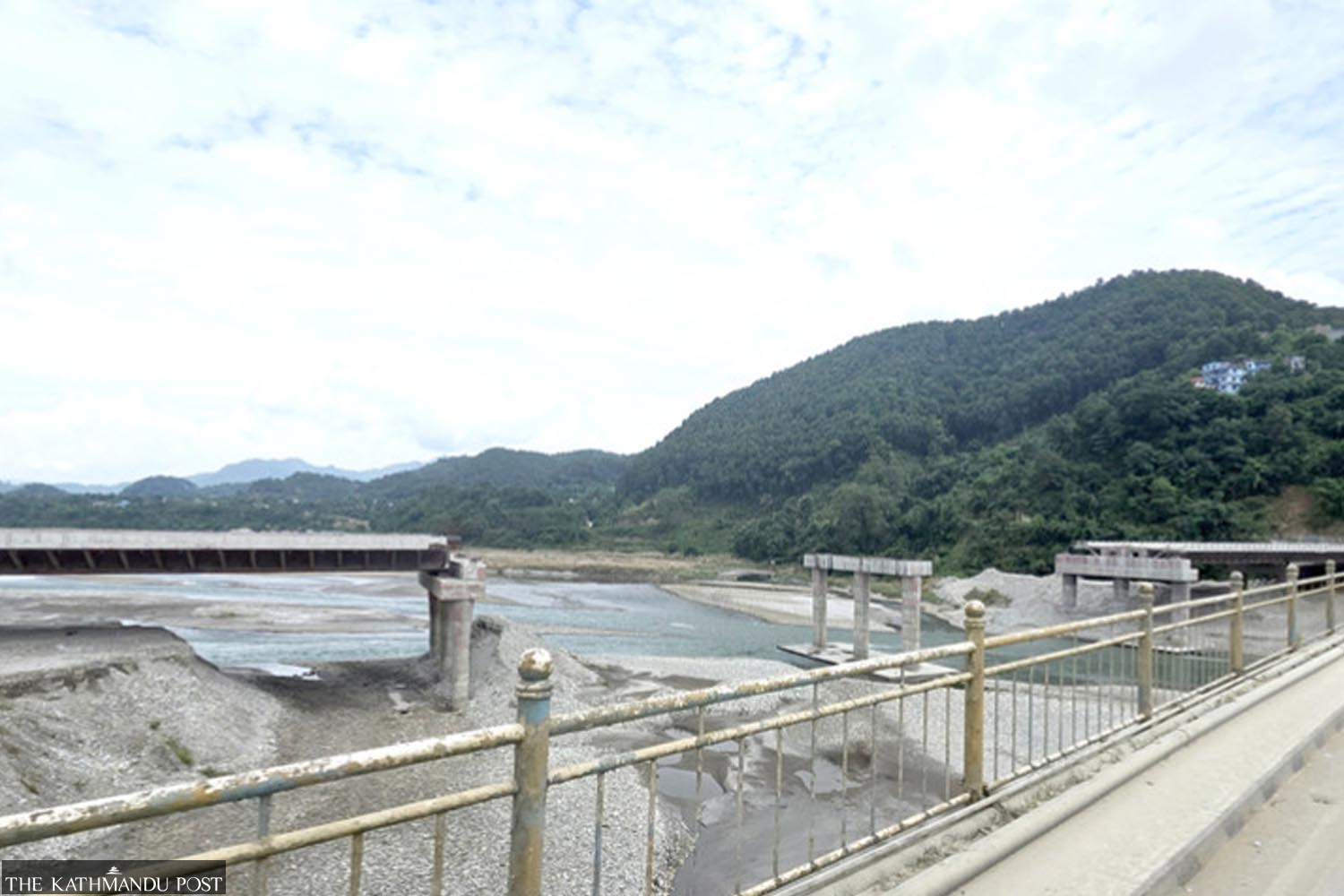 Delays plague construction of signature bridges on Muglin–Pokhara road