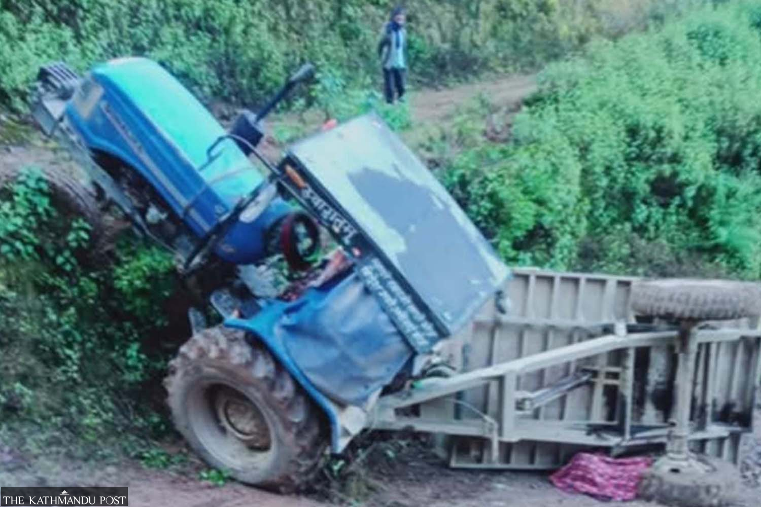 Man dies in Salyan tractor accident