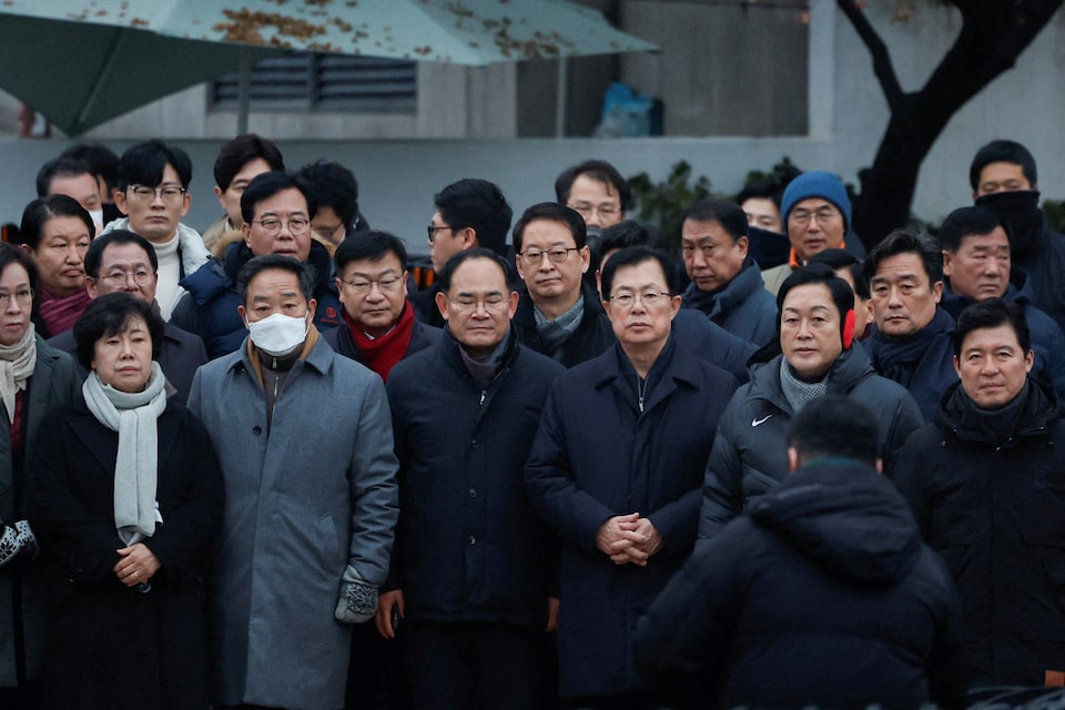 South Korean police asked to execute arrest warrant for impeached president