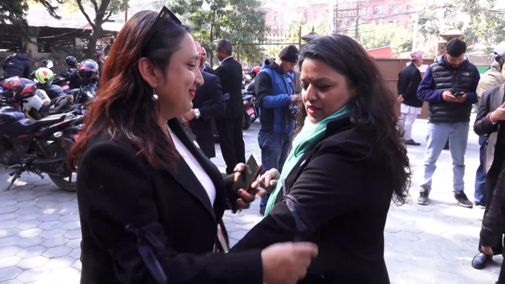 Lawyers protest physical assault on senior advocate Tripathi