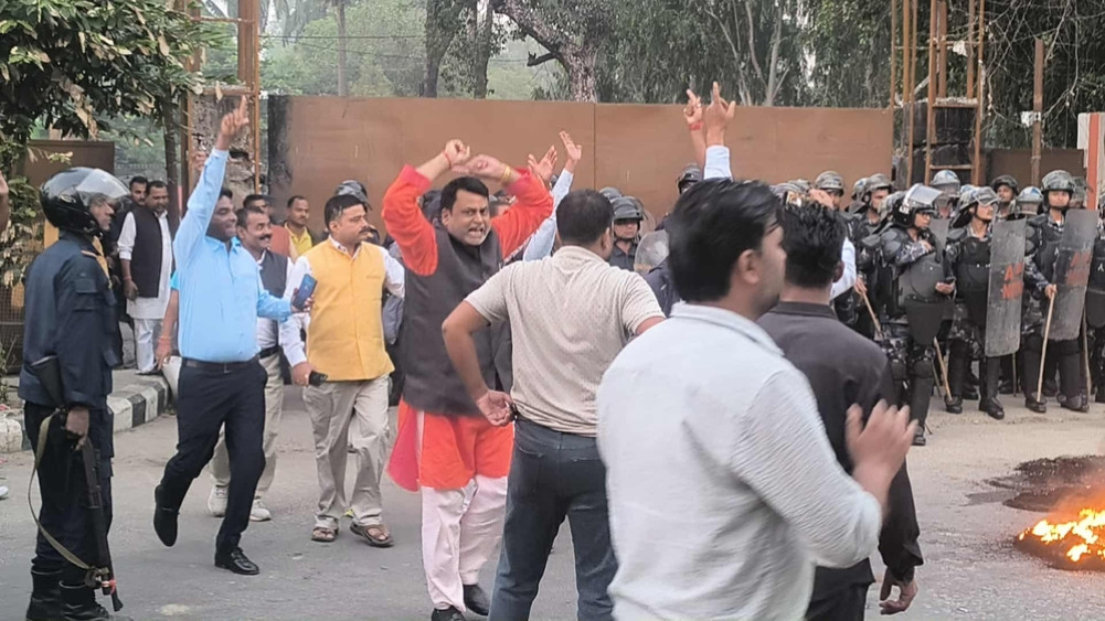 Court bars Madhesh chief minister, pending final verdict