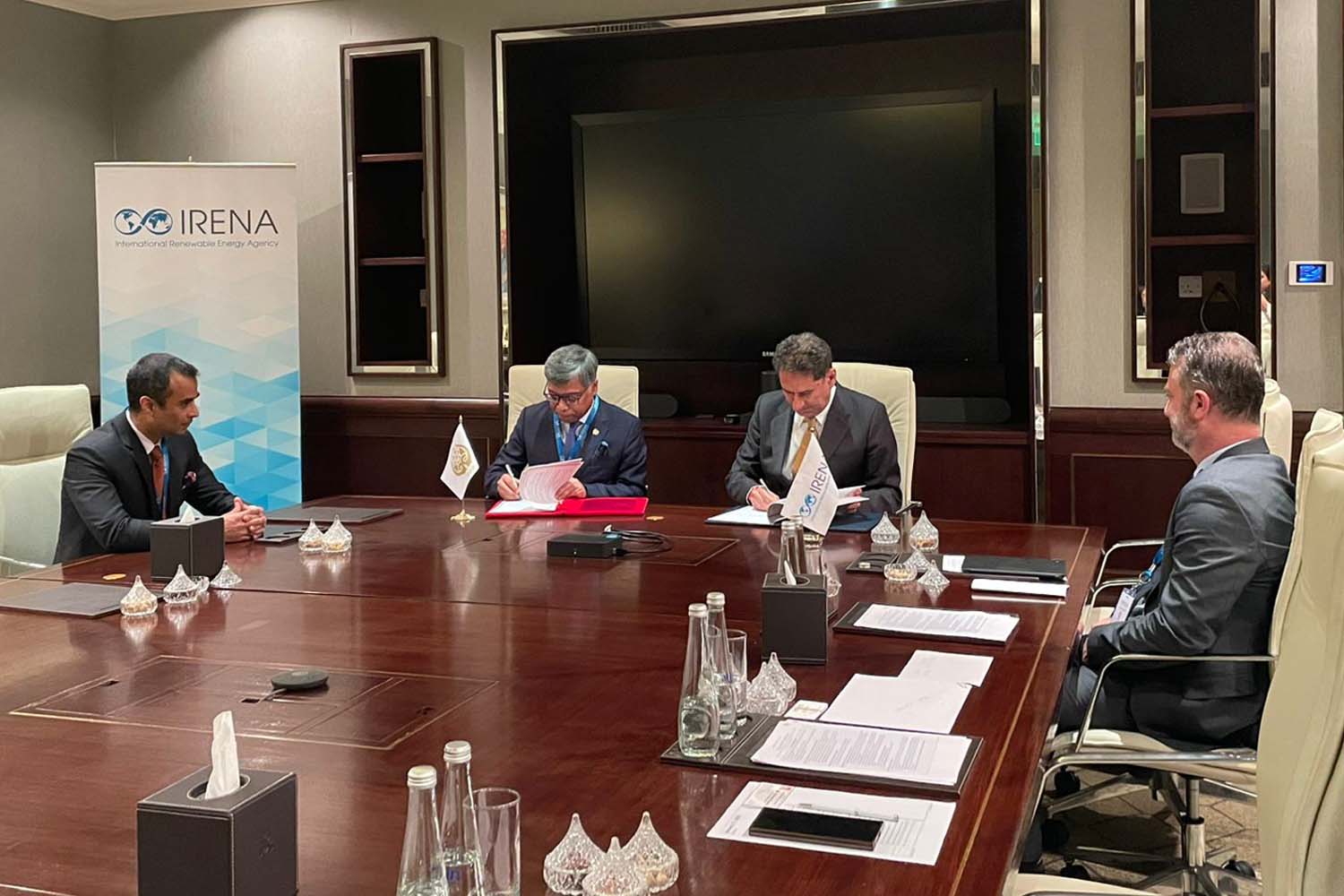 SAARC and IRENA sign MoU to strengthen regional cooperation in sustainable energy development