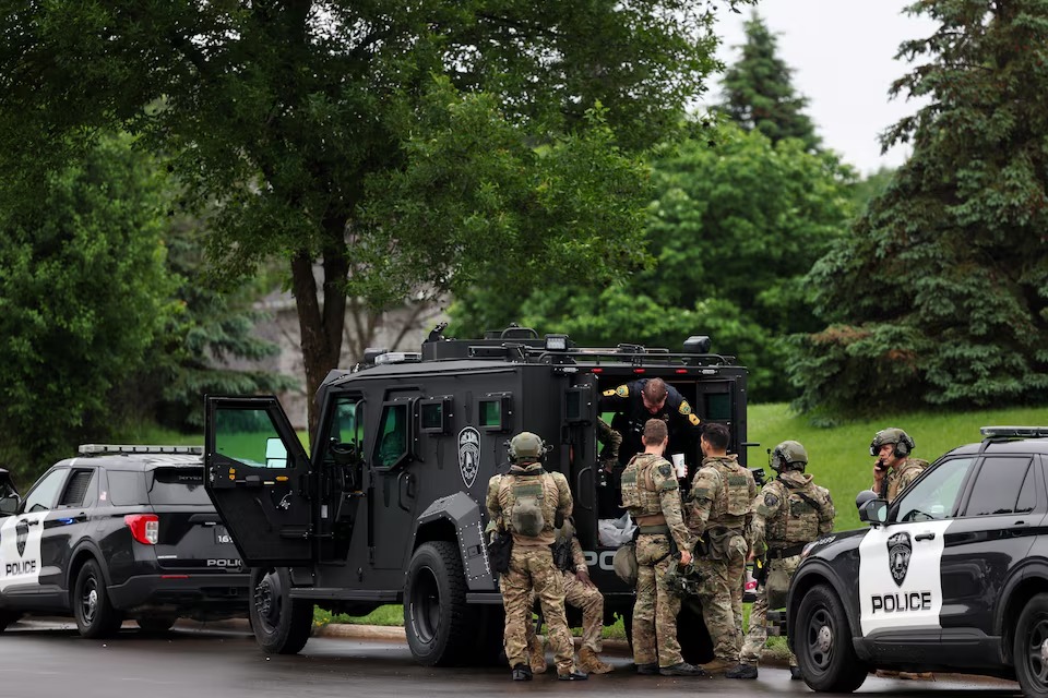 Minnesota manhunt underway for suspect in deadly shooting of Democratic ...