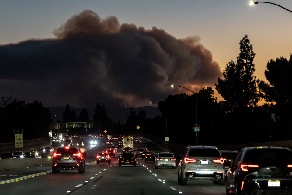 Los Angeles wildfire switches direction, posing new threat