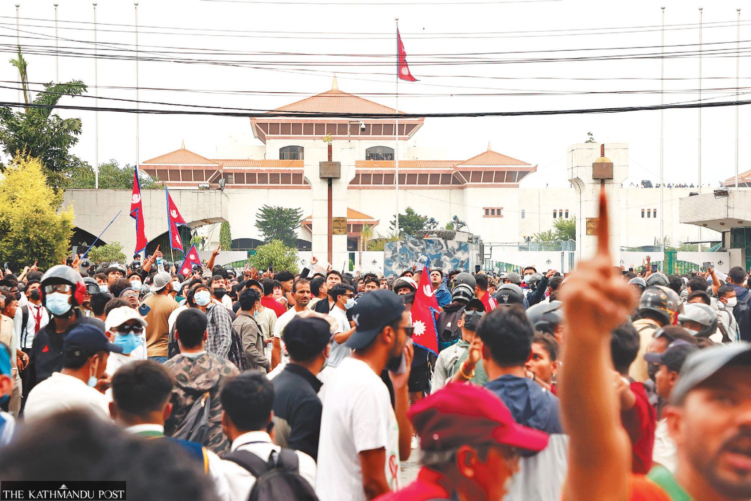 FDI inflows drop nearly 40 percent amid political uncertainty