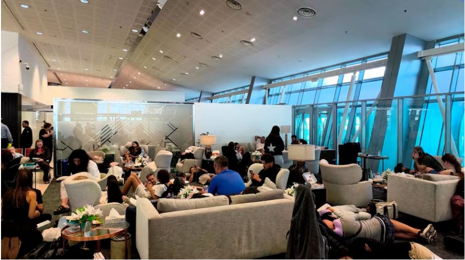 Passengers foil bid to crash Dubai-Tel Aviv flight, Israel says, after co-pilot stabs pilot