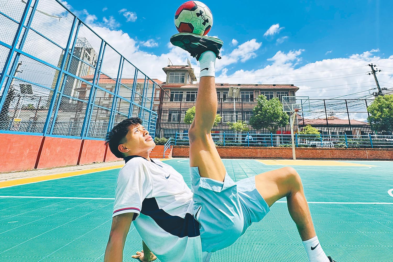 The boy who never stopped juggling
