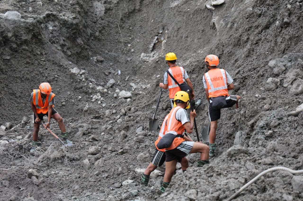 Nepal flood rescuers battle treacherous terrain and shortages to find the  missing