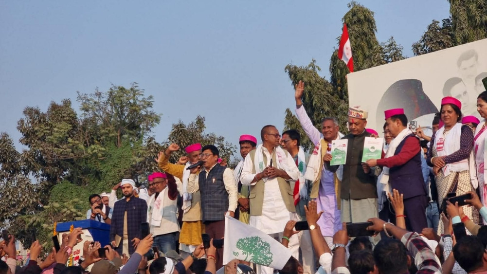 Congress unveils 10-point election pledge