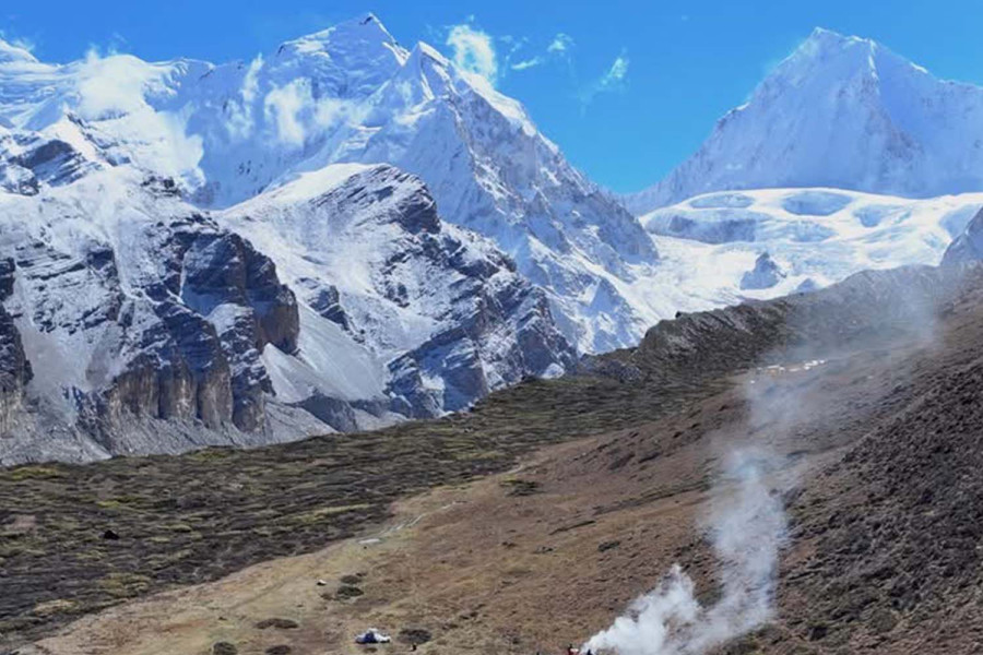 14 Nepalis missing on Himlung after avalanche as bad weather hampers rescue